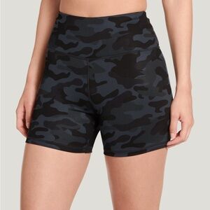 LIKE NEW SIZE M Jockey Women's Dark Camo Bike Shorts